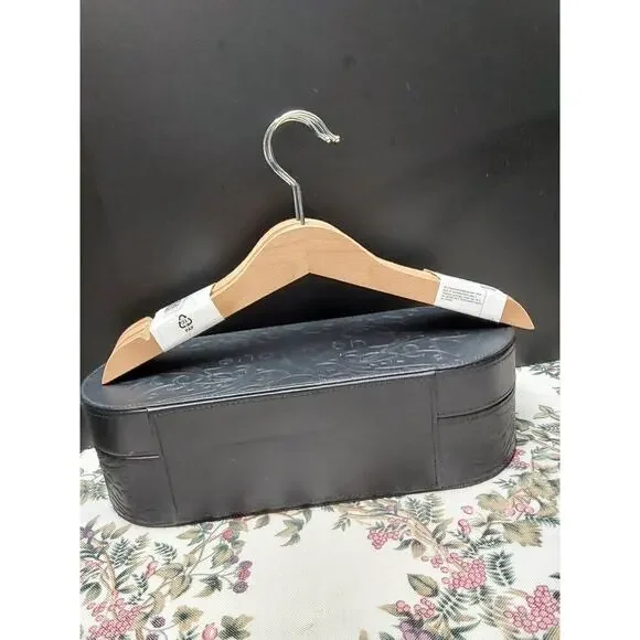 Set of 5 Wooden Hangers by Ikea New package 13