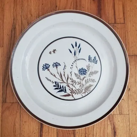 Berkeley House Mountain Meadow Round‎ Stoneware Serving Plate 12.5