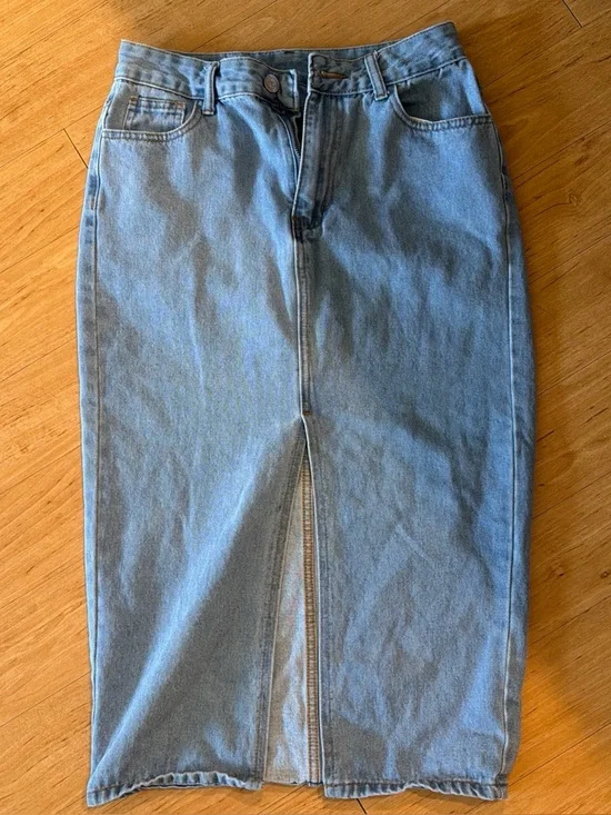 Women’s Light Blue Denim Skirt - Classic High-Waist Pencil Style