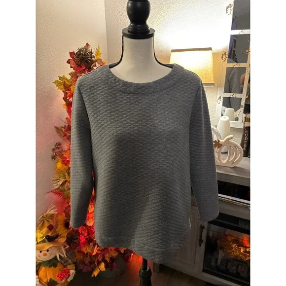 Women's gray Croft and Barrow Large sweater‎