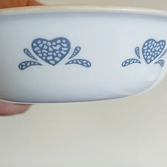 CORELLE INDIGO BLUE LUNCH PLATE & SMALL CORELLE BLUE HEART BOWL