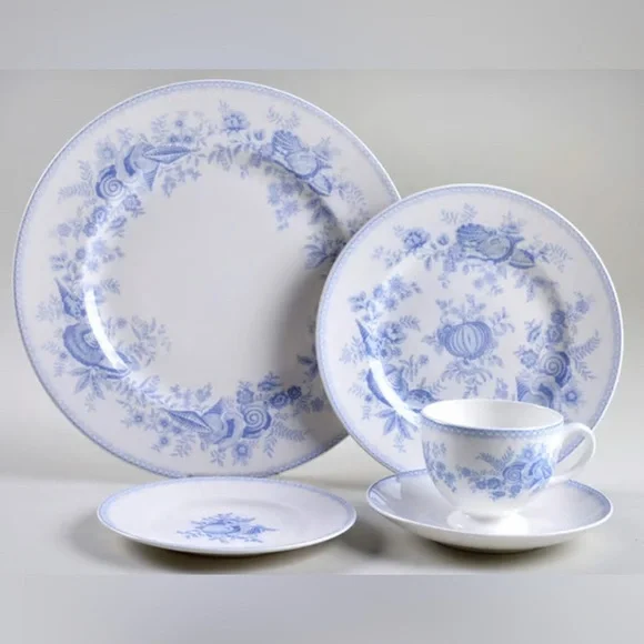 Wedgwood Seashell Blue & White Floral 5 Pc Place Setting England Coastal EUC