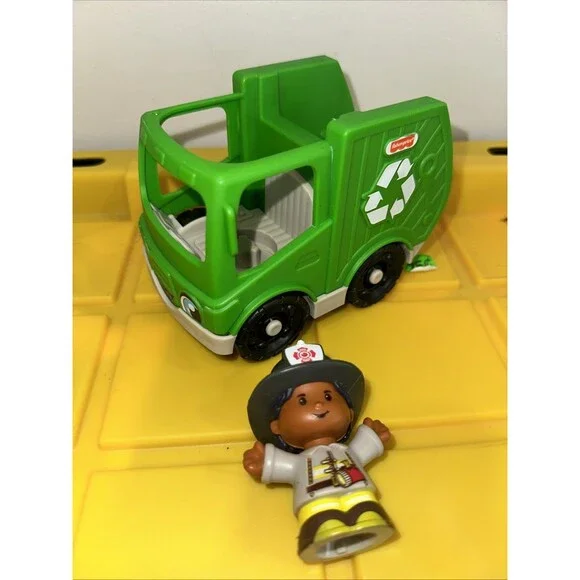 Fisher Price Little People 2019 Green Recycle Garbage Truck & Firefighter Figure