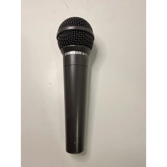 Samson R11 Dynamic Handheld Microphone XLR Used
