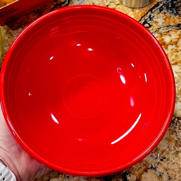 Bistro Coupe 7 5/8 Inch Medium Bowl 38 OZ Scarlet