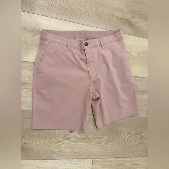 Faherty Cotton Movement 9” faded red Shorts