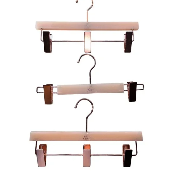 Kitana‎ Set of 3 Acrylic Rose Gold Hangers Skirt Pant Clips Peach Pink Boutique