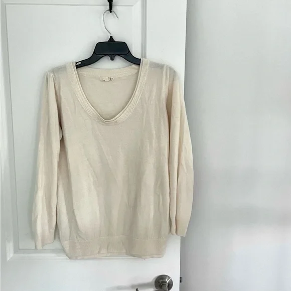Phrase Soft Acrylic Scoop Neck Sweater Cream Size M