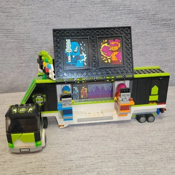 Lego City Gaming Tournament Truck 60388