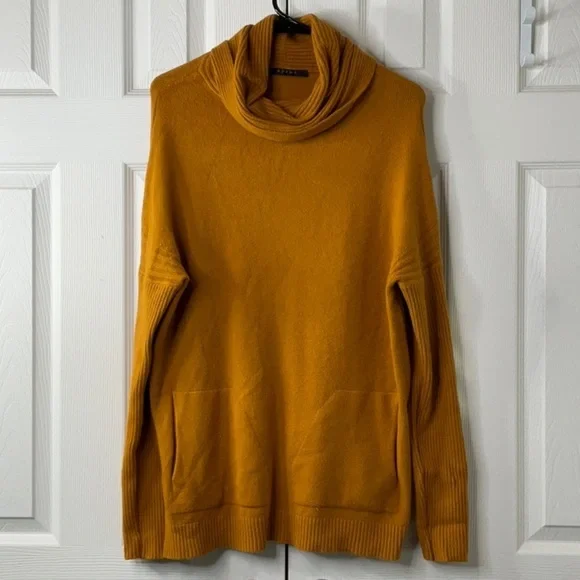 Cyrus Women Sweater Medium Orange Nylon Blend Long Sleeve Knit Casual Pullover