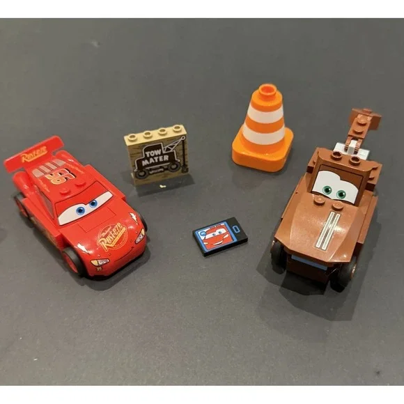 LEGO Disney Pixar Cars Lightning McQueen Mater Tow Truck Lot Sign Cone