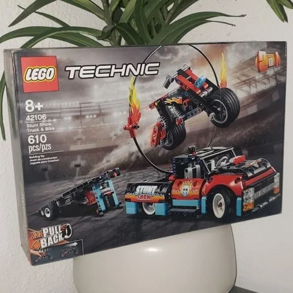 NEW SEALED LEGO Technic Stunt Show Truck & Motorcycle