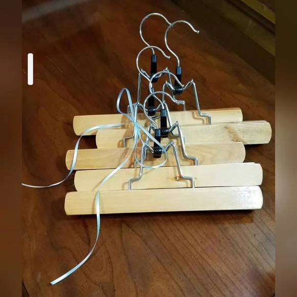 Set of 5 - Wooden Clamp-Style Pant Hanger - Declutter, Closet Organization