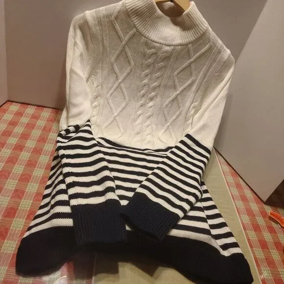 Talbots White and Navy Cable Knit Turtleneck Sweater Size S
