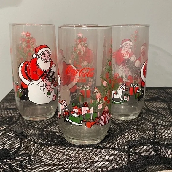 Vintage Coca Cola Classic Santa Christmas Glasses 1984 MC CRORY STORES, INC.