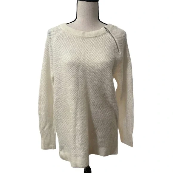 Abercrombie & Fitch Crewneck Knit Sweater | Zip Shoulder Cream NWT