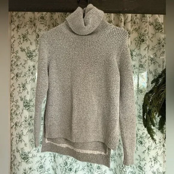 Cliche sweater