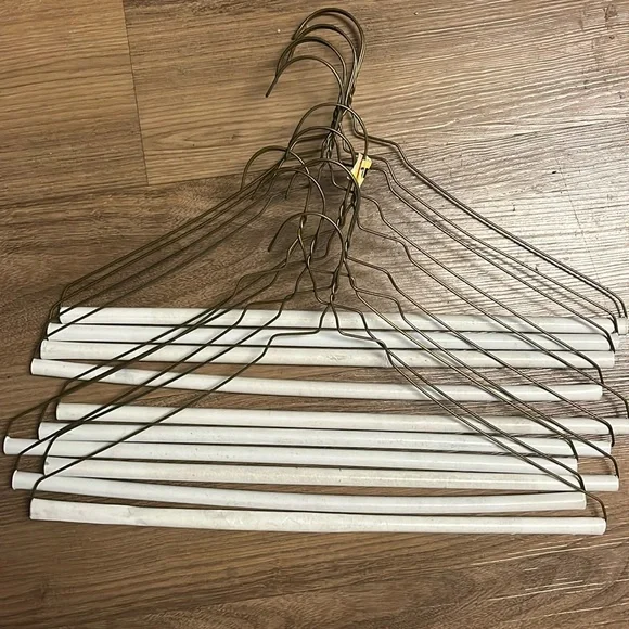 10 wire hangers