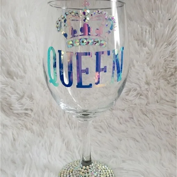 Elegant Queen Rhinestone Wine Glass