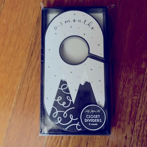 Lady Jane Baby Closet Dividers, New in Box 6 count.