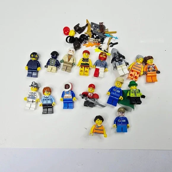 LEGO Minifigures Lot of 15 with Accessories‎ Toys Kids Bulk Figures