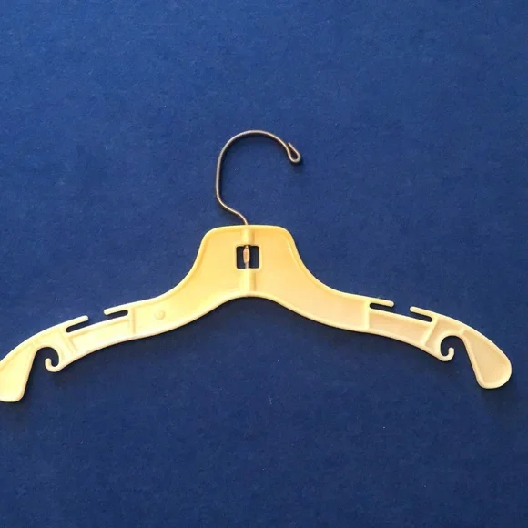 BUNDLED—25 Sets of Durable Cream and Tan Plastic Hangers