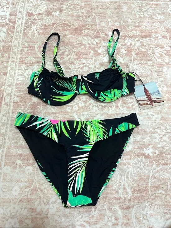 NWT 🌴SET Tropical Print Underwire Bikini