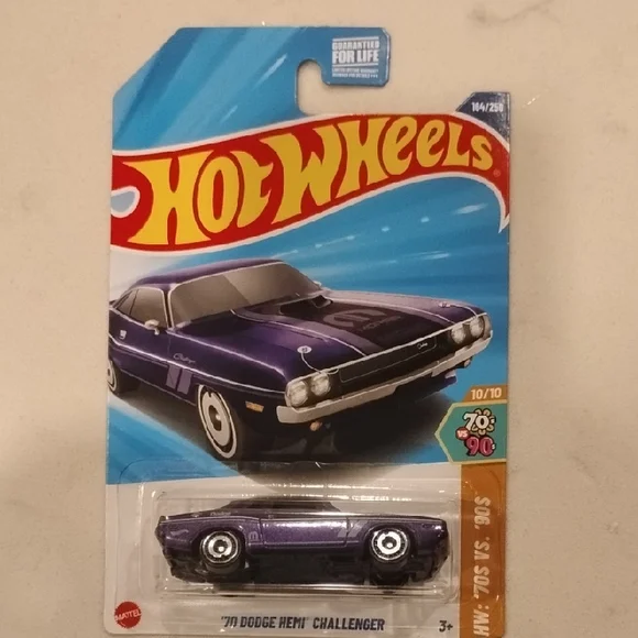 Mattel Hot Wheels Purple Dodge Hemi Challenger
