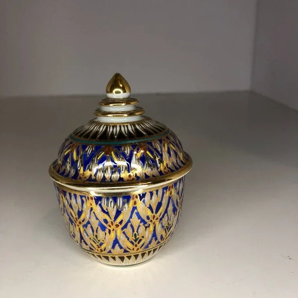 Vtg Thai Hand Painted‎ Gold Tone Pottery BENJARONG Porcelain cup with Lid Trim
