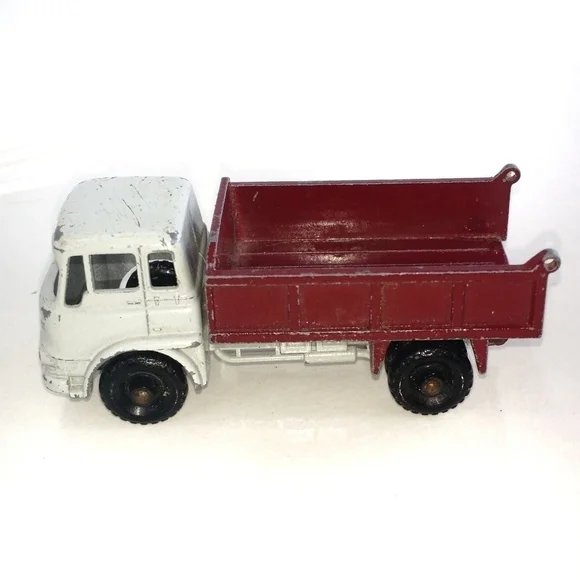 LESNEY Miniature Vintage Farm Dumptruck Bedford Metal Die Cast Matchbox Toy No3
