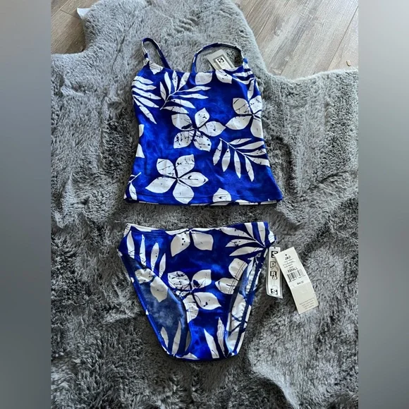 3/15$ Jag swim wear xs