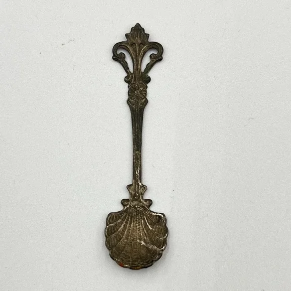 Vintage Silver Tone Scallop Shell Salt Spoon Antique Style Ornate Fleur De Lis