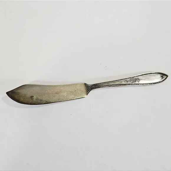Antique WM Rogers Silver Plate A1 IS Victory Pattern 1927 Butter Spreader Knife