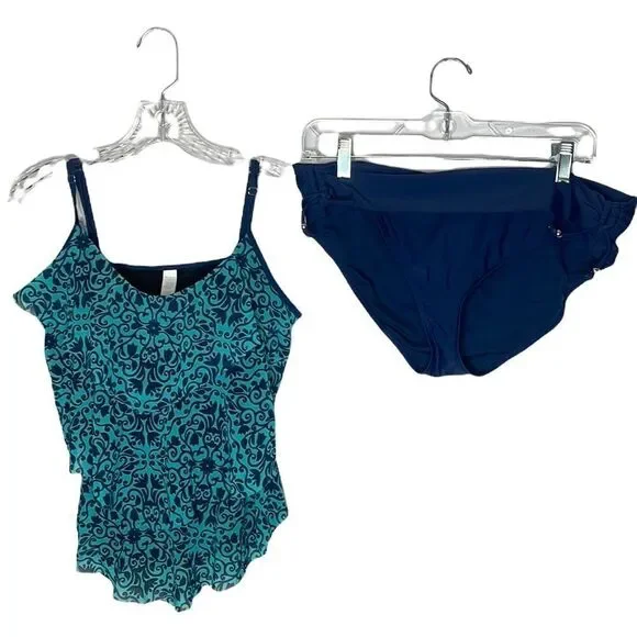 Tropical Escapes Navy/Green Tankini Bathing Suit. Light padding in bra. Size 8.