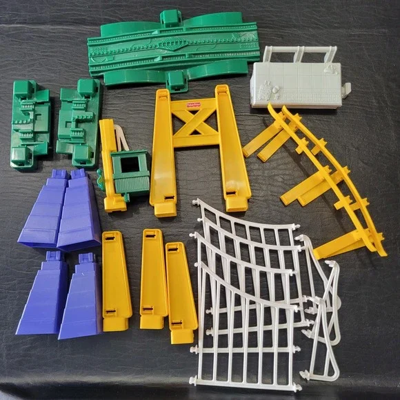 Lot of 22 Fisher Price Geotrax Railway Track Bridge Supports Safety Fence Vtg