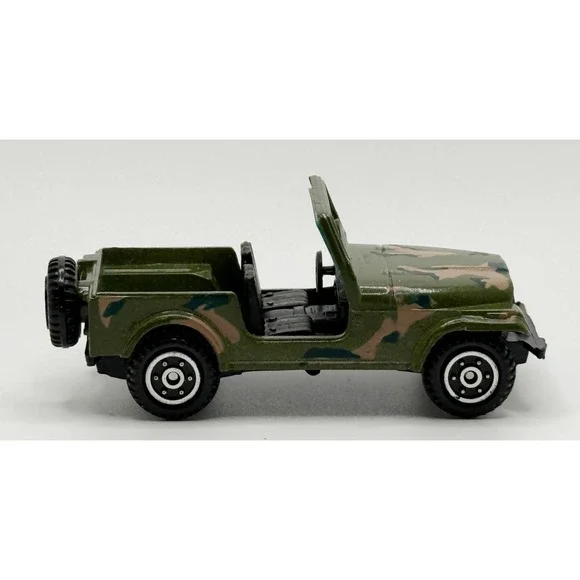 Yatming‎ #1608 Green Camouflage Jeep CJ-7 1/64 Diecast/Plastic Military Vintage