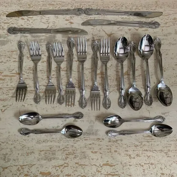 The Cellar Japan 20 piece stainless flat ware set