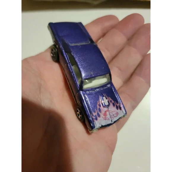 2003 1:64 Hot Wheels Dragon Wagons 2/5 '67 Pontiac GTO Purple #066
