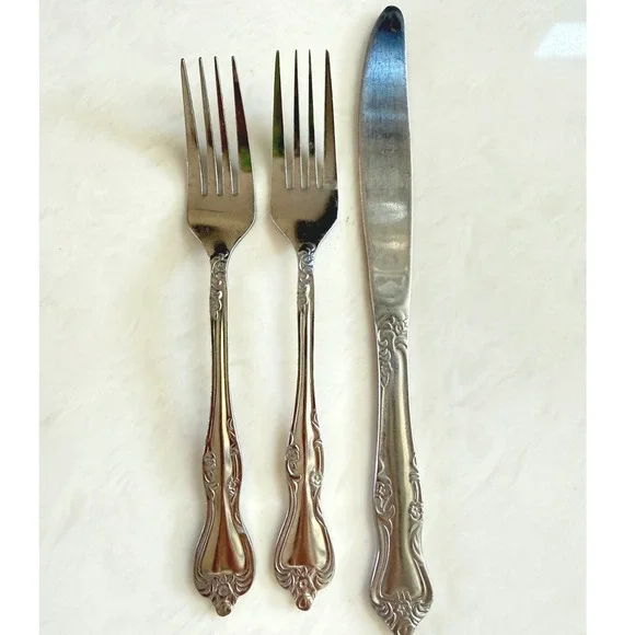 Oneida Azalea Flatware Set 2 Dinner Forks 1 Knife Stainless Silverware