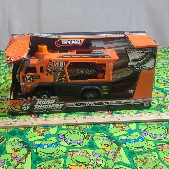 ROAD RIPPERS MOBILE SERVICE UNIT MINI COUNTRYMAN WRC, NEW