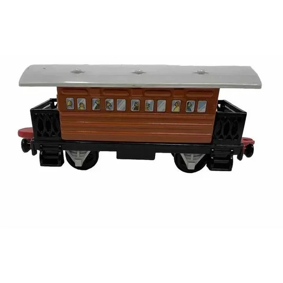 Thomas & Friends Passenger Car 1943U Die-Cast Train Engine 1992 ERTL
