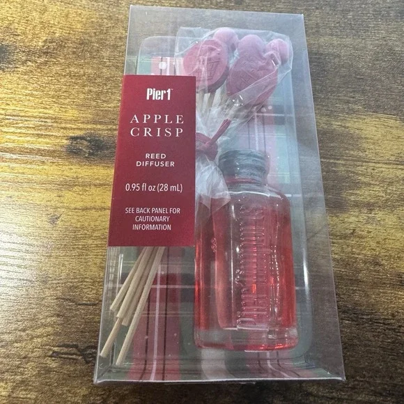 Pier 1 Imports - Apple Crisp Reed Diffuser‎ .95 oz Freshener - New