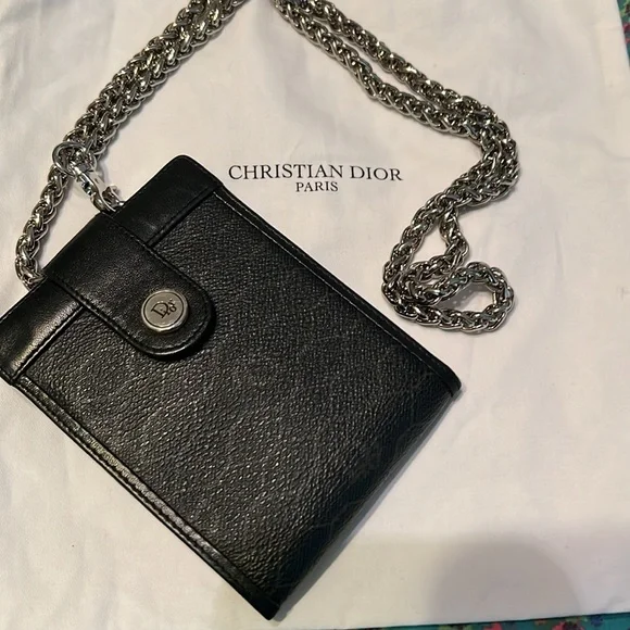 100% AUTHENTIC & PRISTINE💕VINTAGE DIOR WALLET W/CROSSBODY CHAIN💗💗💗