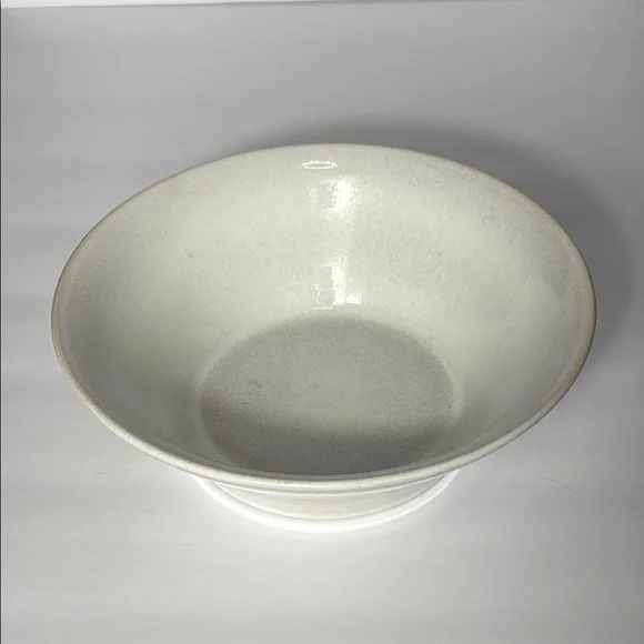 Retired Pier 1 Speckled Stoneware White Ceramic Round Bowl‎