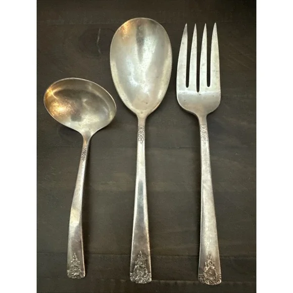 Wm. Rogers Int'l Silver Spring Charm  silverplate flatware 3 Piece Hostess Set