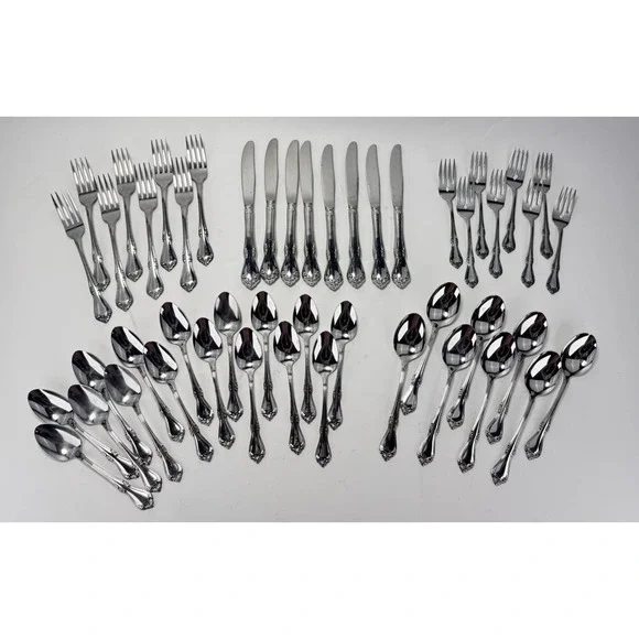 Oneida SSS Celebrity 48 Pc Stainless Steel  (8) 5 Pc Place Settings - Excellent