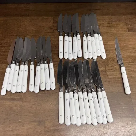 White Plastic Riveted Flatware Made in China Huge Knives Lot‎ Of 30 Vintage