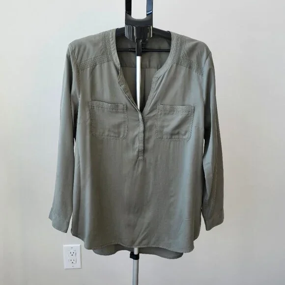 Eddie Bower shirt: Size: XL