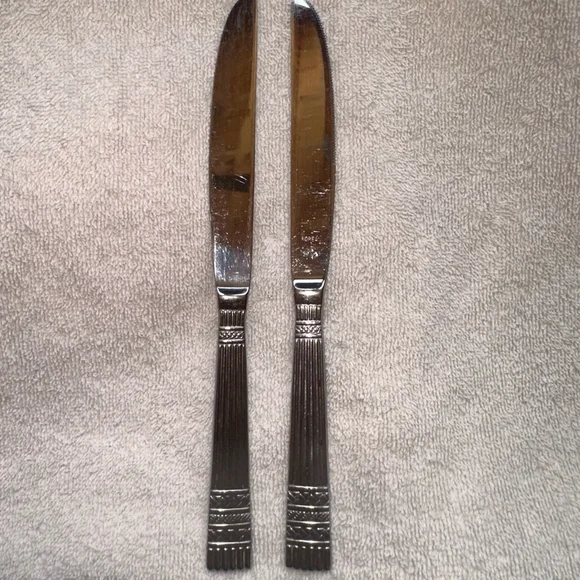 RARE Retroneu RTR37 18/8 Stainless Ridges Cross Hatch Dinner Knives