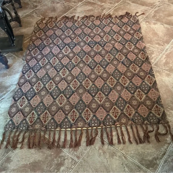 PIER 1..Tapestry throw